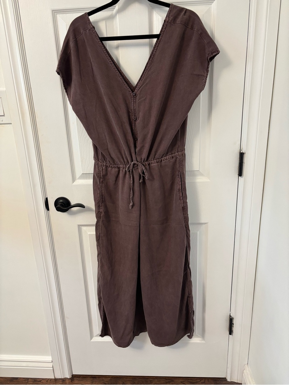 CLOTH & STONE Mauve-Brown V-Neck Midi jumpsuit with Drawstring
